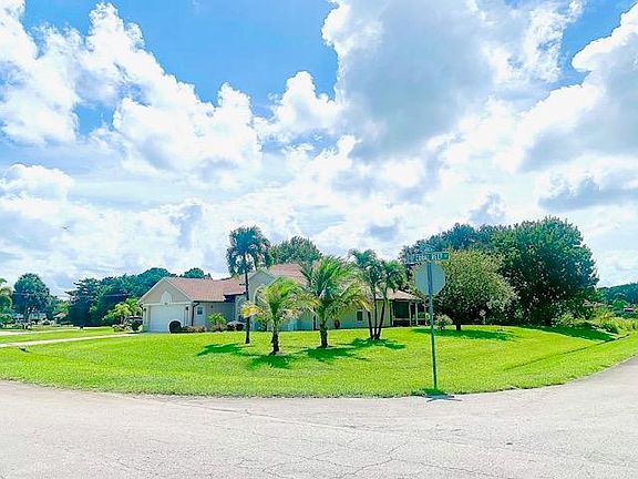 4th image of 1062 SE Coral Reef St