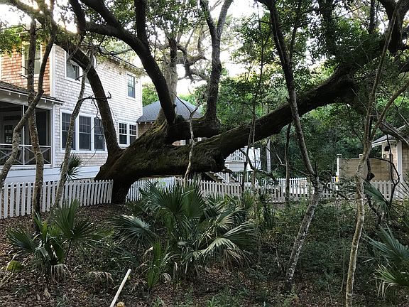 4th image of 621 Wash Woods Way