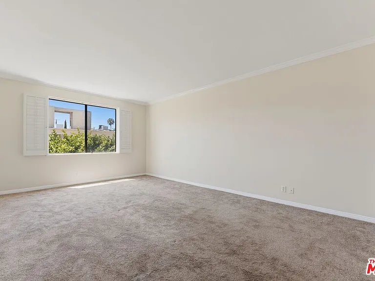 1315 Roxbury Dr #201 — Photo 17