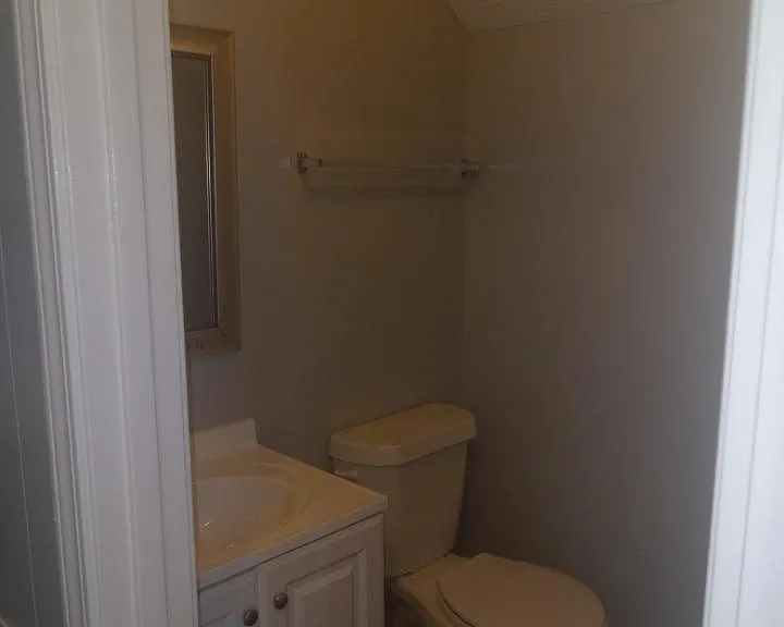 250 Carraway Dr #13 — Photo 8