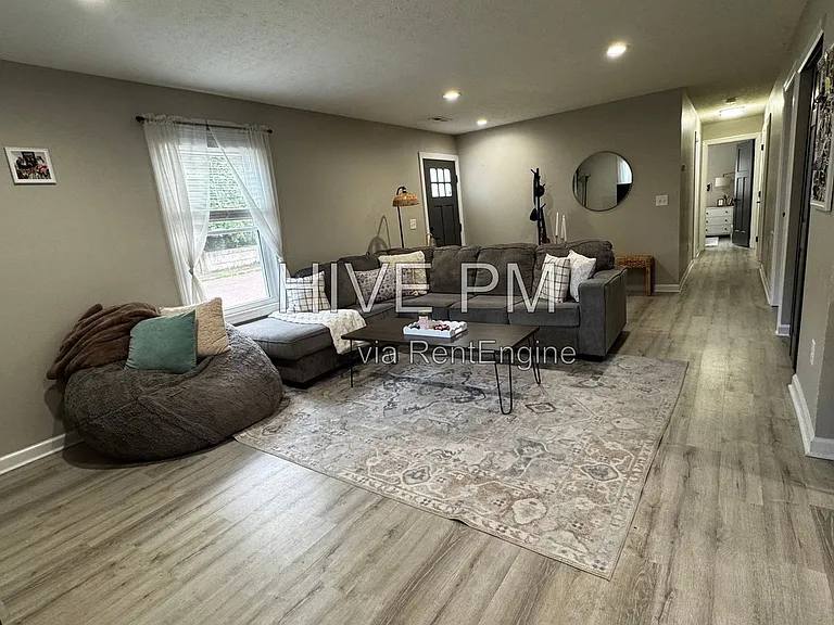 229 Congress Ave #229 — Photo 8