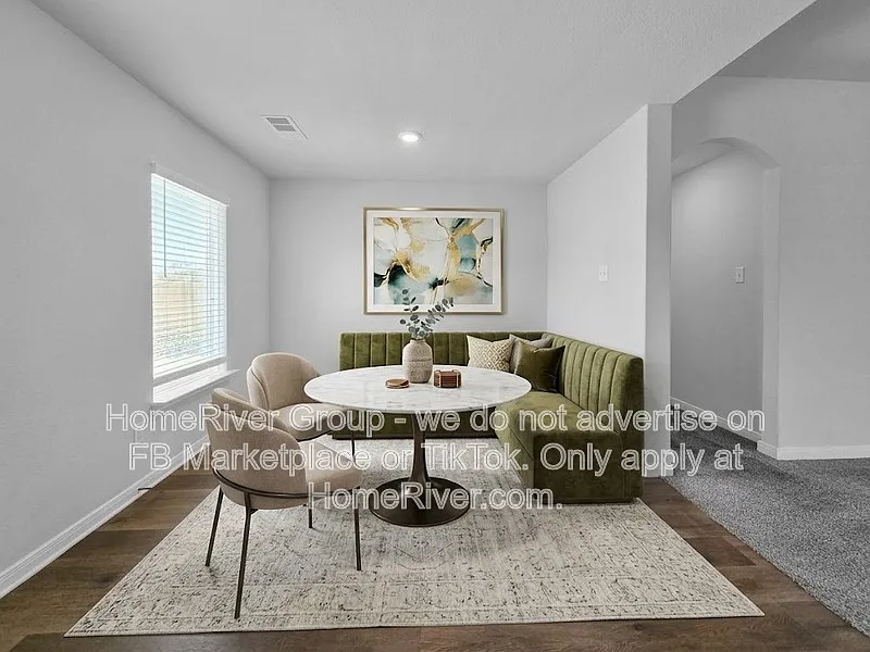 4 bed, 2.0 bath, 1724 sqft, $2,495 — Photo 3