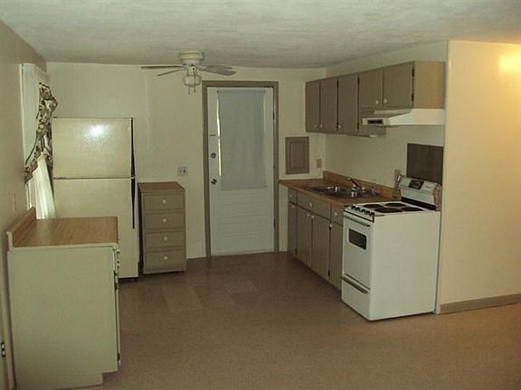 3rd image of 1683 NE Eastling Ave