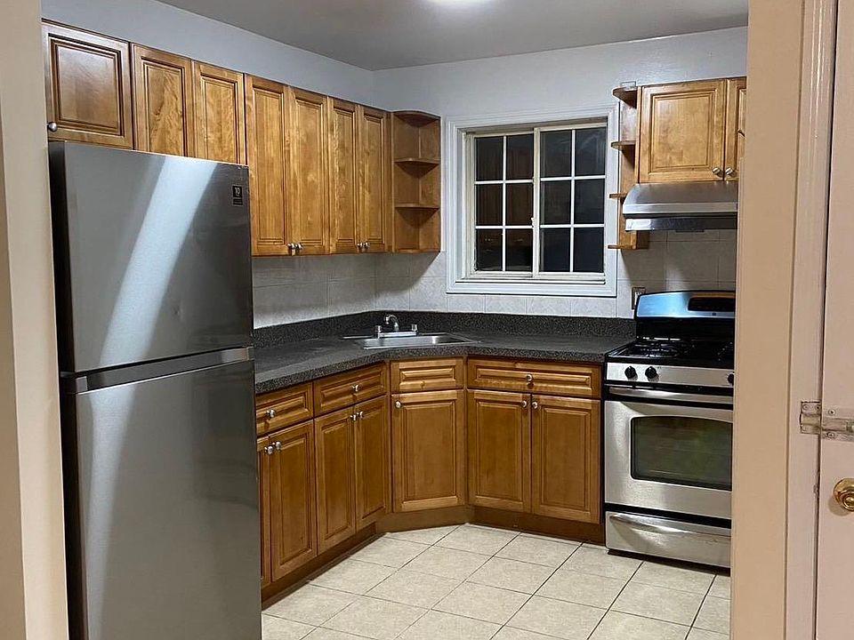 1st image of 61-10 161st St Floor 1