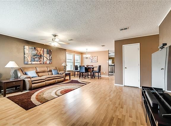3rd image of 4312 Meadowknoll Dr