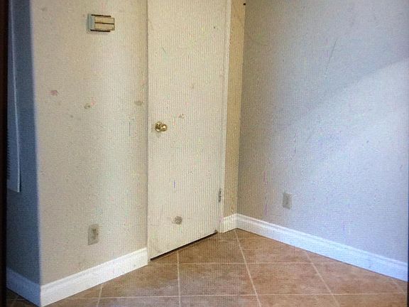 4th image of 221 Mission Catalina Ln APT 201