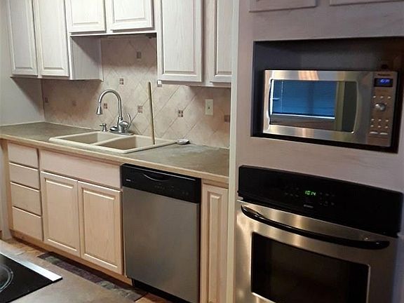 4th image of 707 N Hickory St