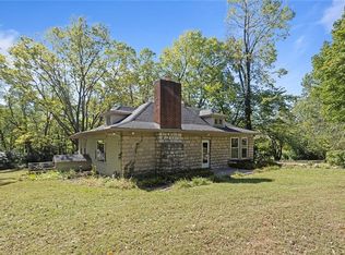 7411 NW Cadwallader Rd, Parkville, MO 64152