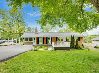 2344 Stuart Dr, Kingsport, TN 37664
