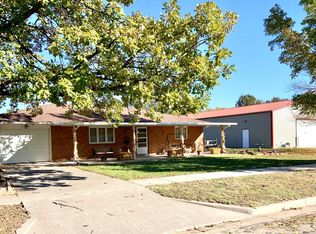 206 E Price Ave, Turon, KS 67583