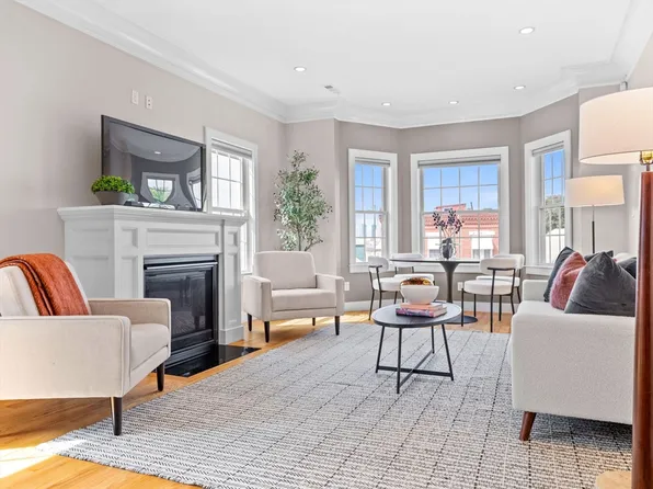 178 Dorchester St #C, Boston, MA 02127