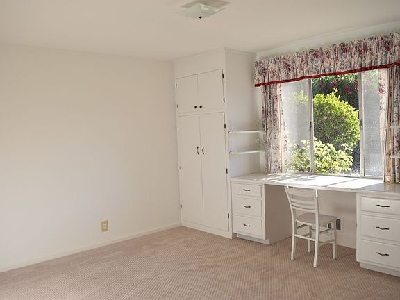 3rd image of 1401 Garthwick Dr