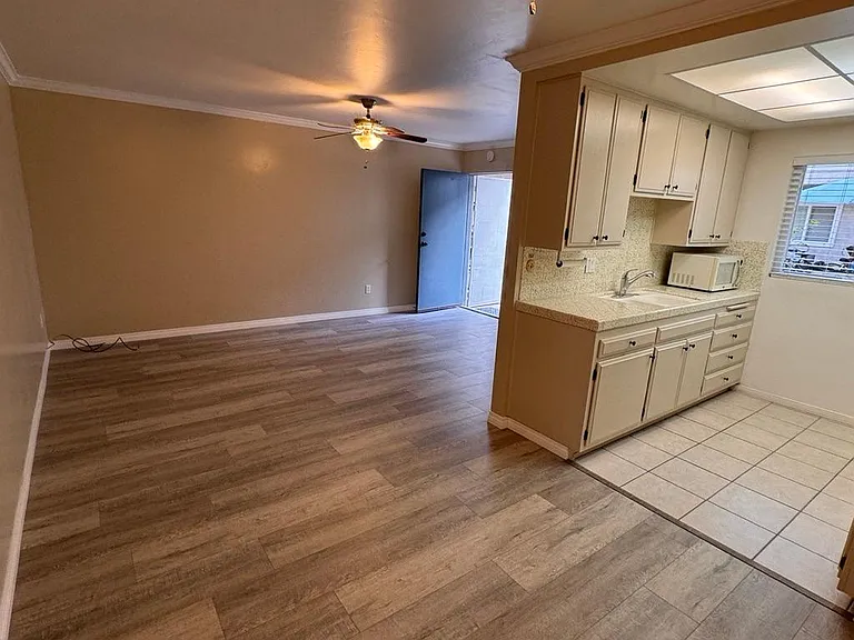 3985 Riviera Dr #B — Photo 5