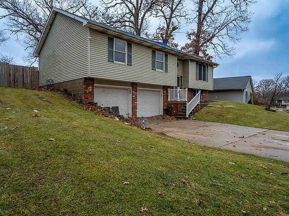 3rd image of 2738 W Millbrook Ct