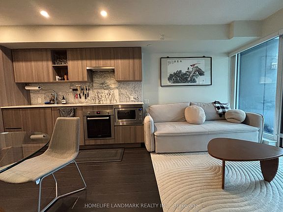 2nd image of 19 Bathurst St #610
