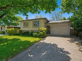 304 Saint Andrews Dr, Hamilton, ON L8K 5K4
