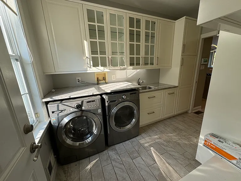 245 South Ln — Photo 11