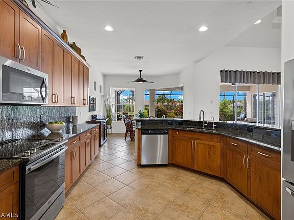 5th image of 11115 Laughton Cir