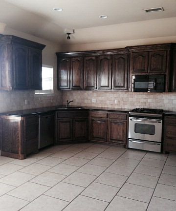 5th image of 604 Cabrillo Dr