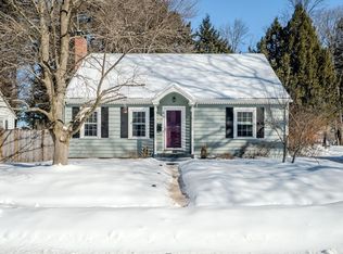 43 Cleveland St, Greenfield, MA 01301