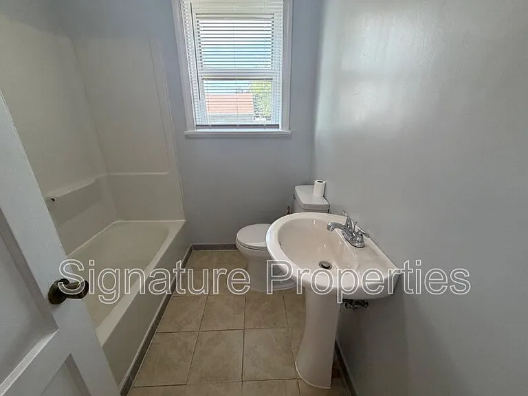2411 Carlisle Ave — Photo 14