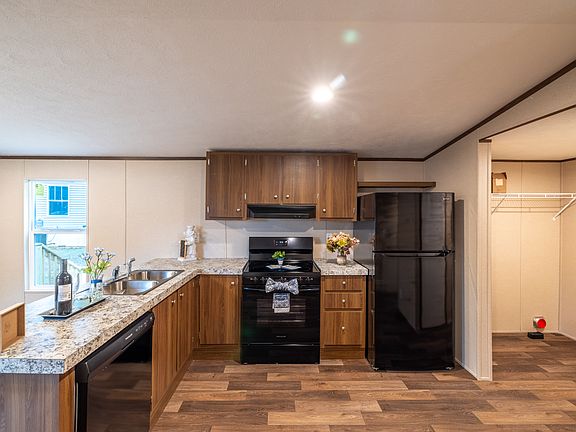 2nd image of 405 Villa Dr