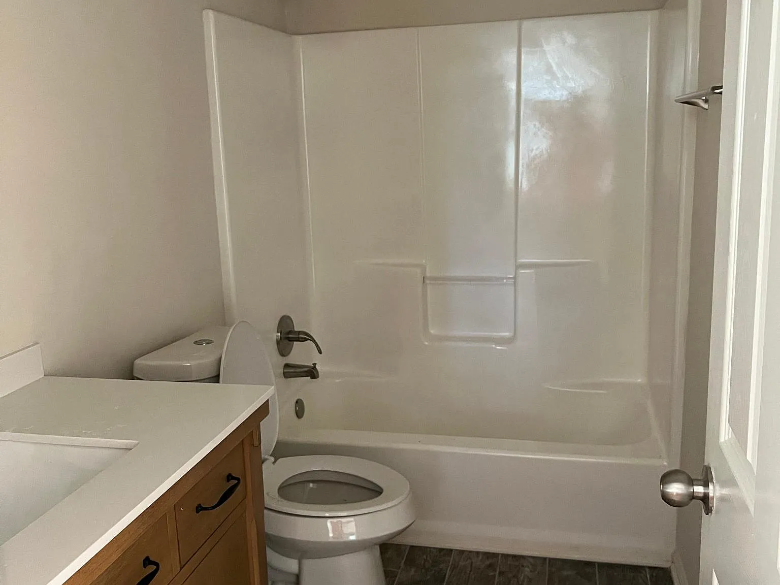 3 bed, 2039 sqft, $2,450 — Photo 3