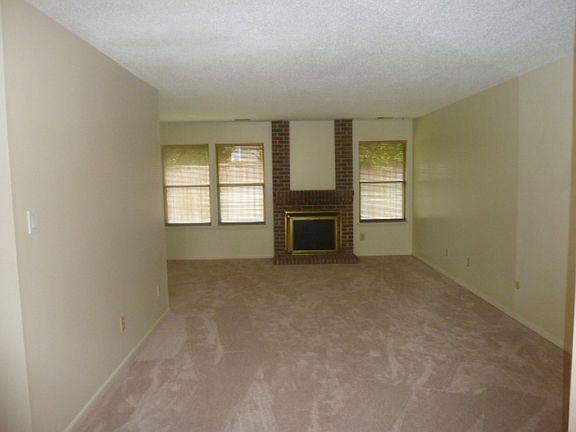 4th image of 1469 Lake Christopher Dr