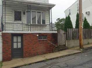 122 Arnot St, Saint Clair, PA 17970