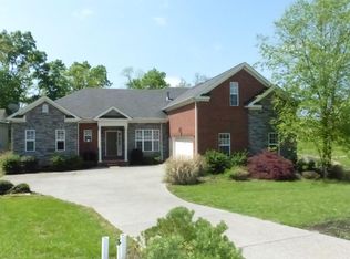 114 Ten Oaks Dr E, Hendersonville, TN 37075