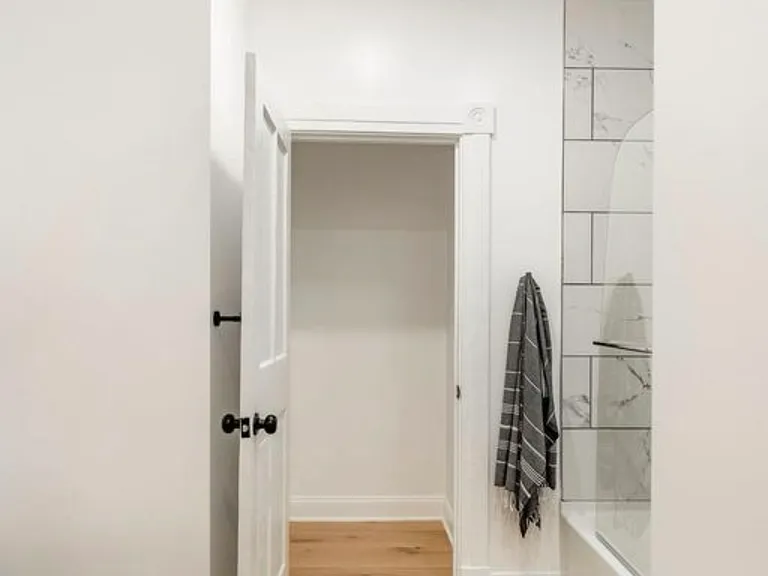 433 S Prince St — Photo 35