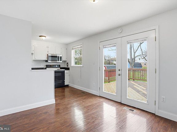 5th image of 215 Challedon Dr