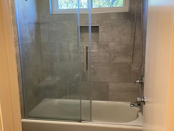 5th image of 1001 N Altadena Dr APT 8