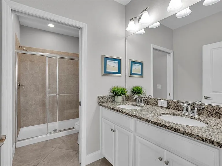 486 Captiva Dr — Photo 10