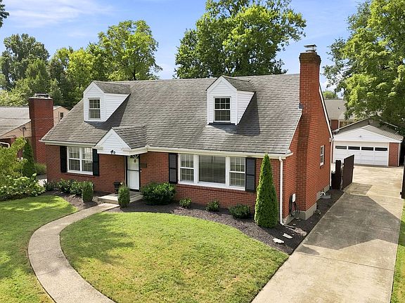 2nd image of 912 Beechwood Rd