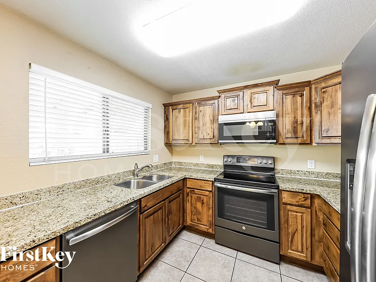 3336 W Quail Ave — Photo 10