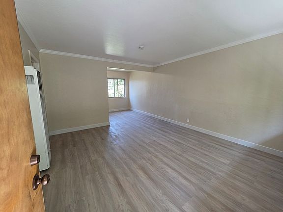 2nd image of 1416 Floribunda Ave APT 8