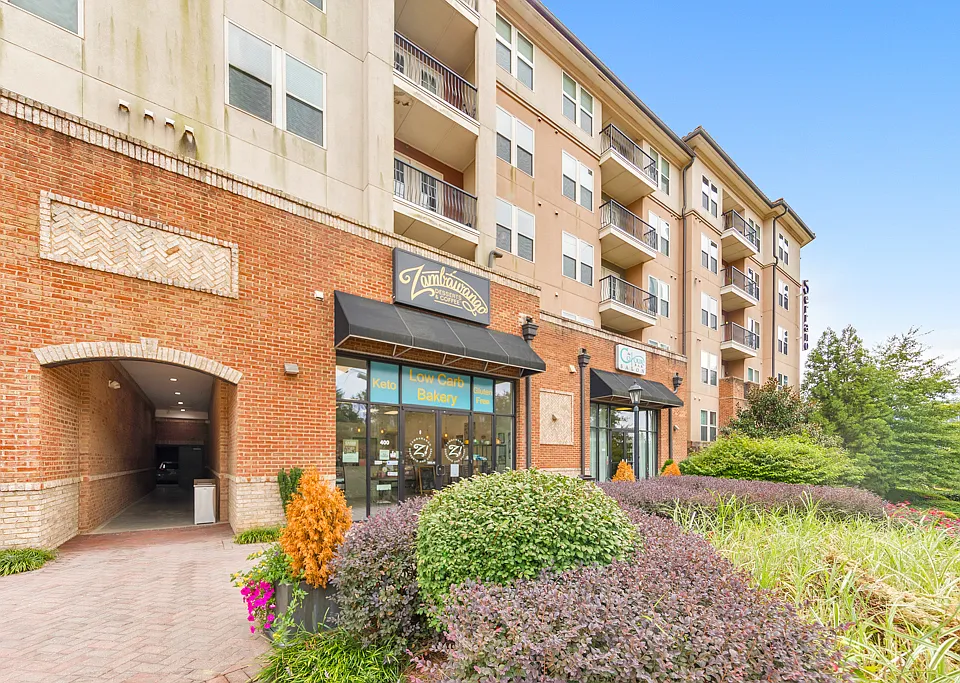 901 Abernathy Rd NE #1