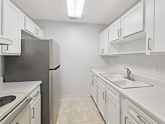 5th image of 200 E 10th Ave APT 14
