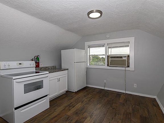 3rd image of 4620 Clay St APT C