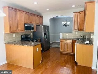 45 Tudor Ct — Photo 3