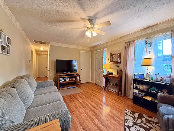 4th image of 703 9th St