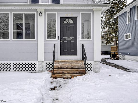 3rd image of 1602 Rosewood Ave