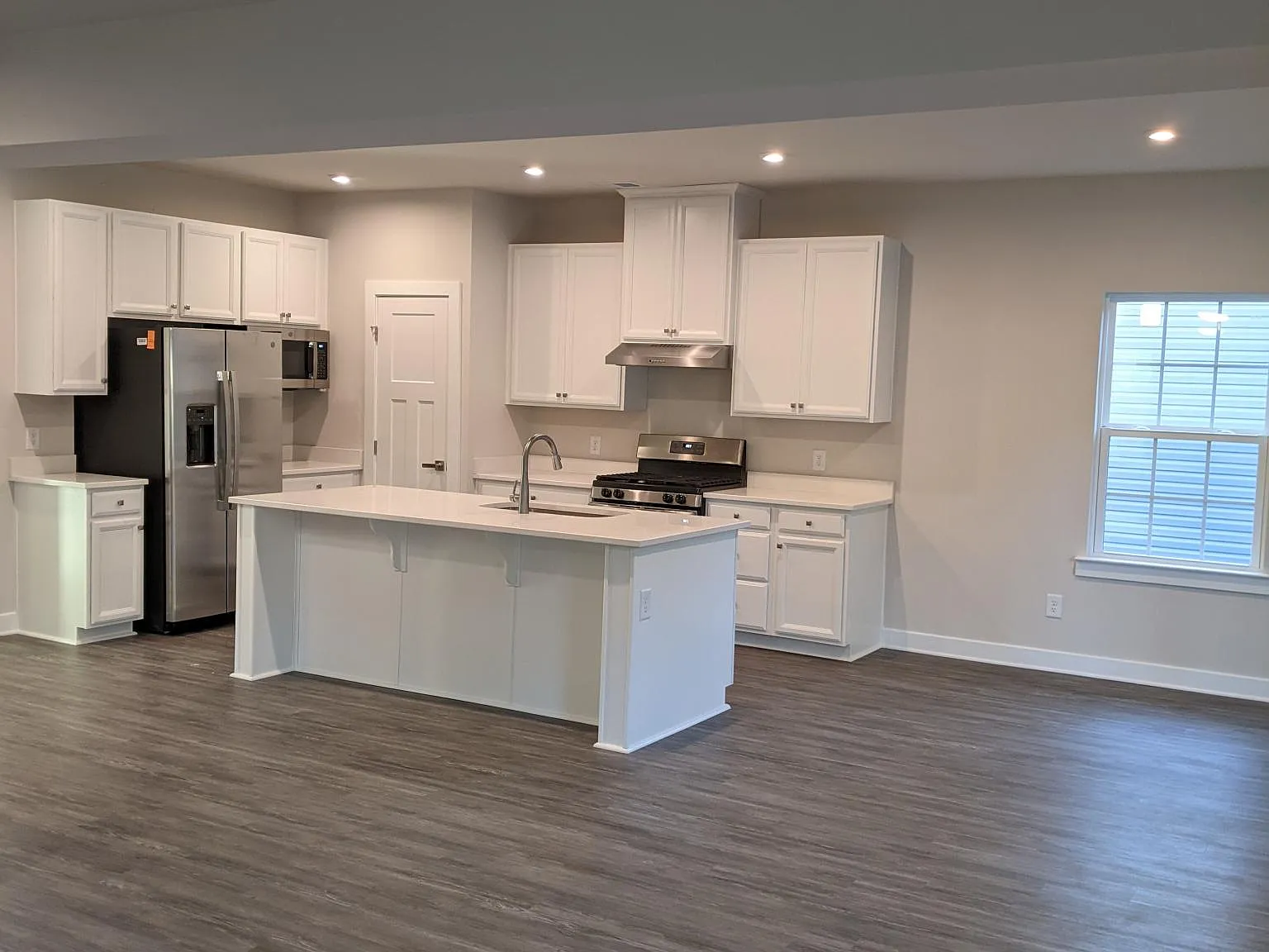 155 Country Oaks Ln — Photo 2