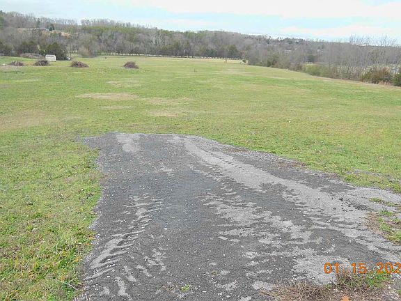 3rd image of 2750 Highway 411