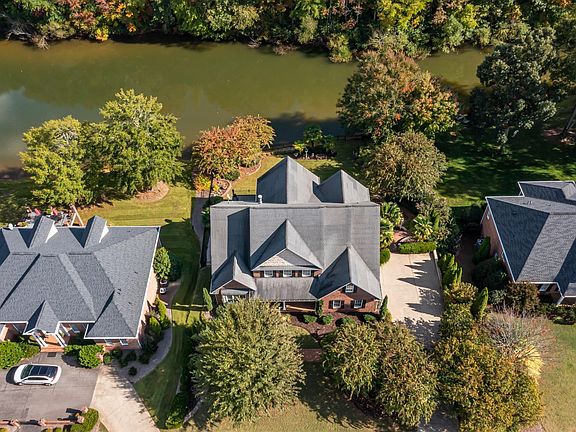 3rd image of 114 Wendover Ct
