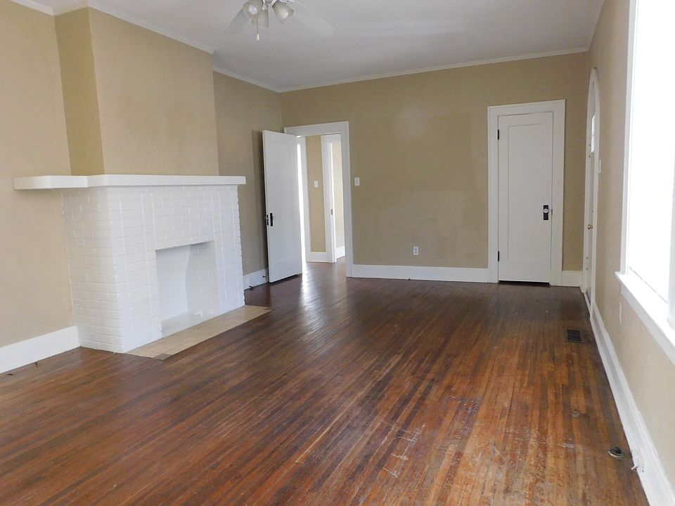 1st image of 3317 W Markham St
