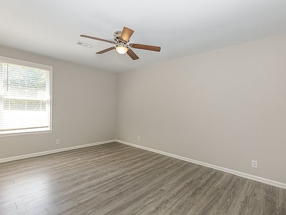 4th image of 1204 Mallard Dr