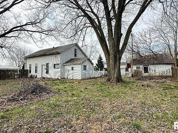 5th image of 104 W Edwards St