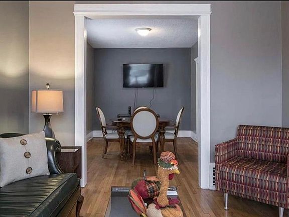 2nd image of 505-505 Westminster Ave